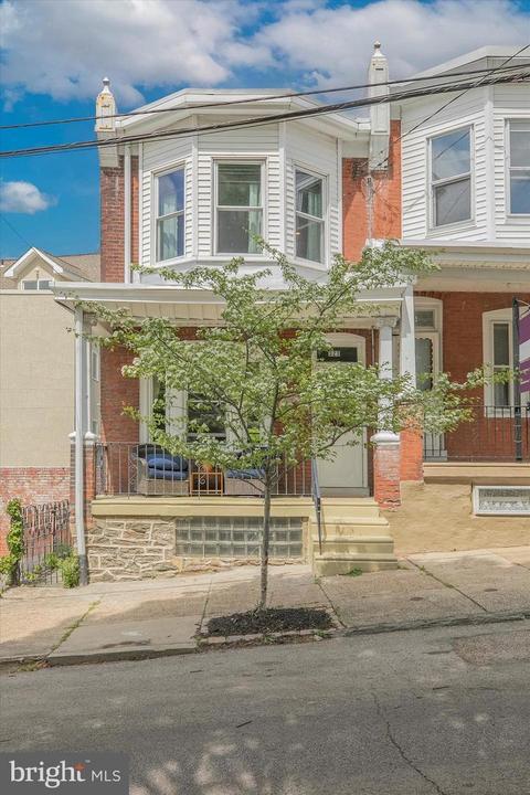 323 Dawson St, Philadelphia, PA 19128