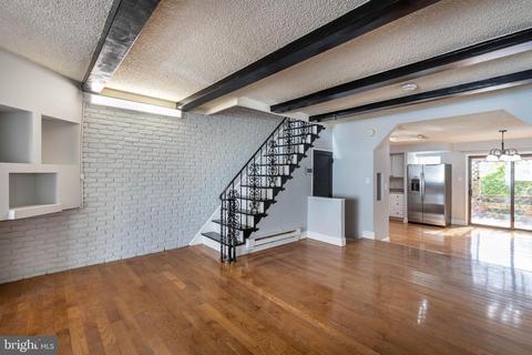 2522 S Shields St, Philadelphia, PA 19142