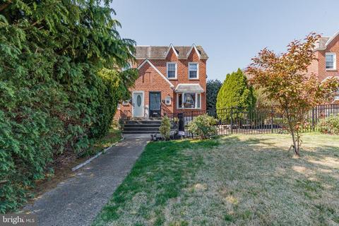 864 Glenn St, Philadelphia, PA 19115