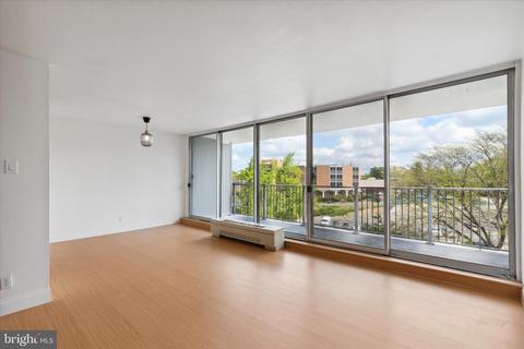 3900 Ford Rd #4C, Philadelphia, PA 19131