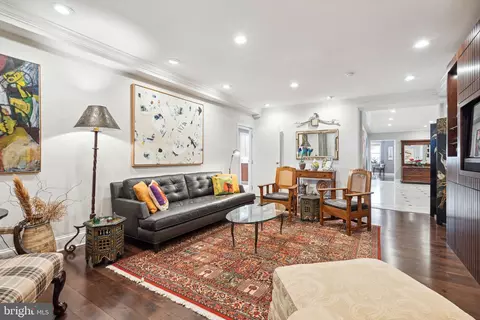 220 W Rittenhouse Sq #18C, Philadelphia, PA 19103
