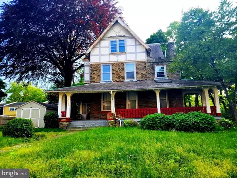 6804 Emlen St, Philadelphia, PA 19119