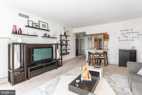 717 S Columbus Blvd #1510, Philadelphia, PA 19147