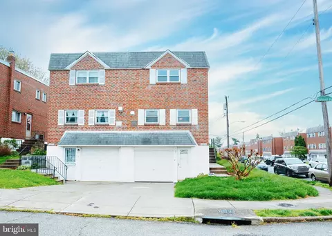 10221 Selmer Plz, Philadelphia, PA 19116