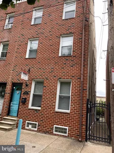 1337 Earl St, Philadelphia, PA 19125