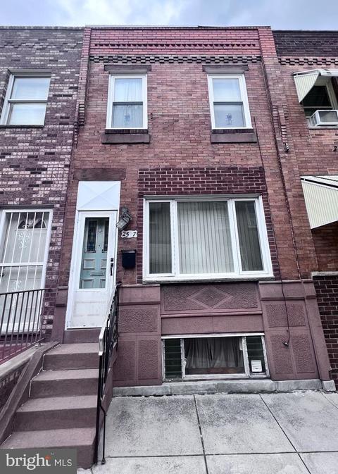 2537 S Juniper St, Philadelphia, PA 19148