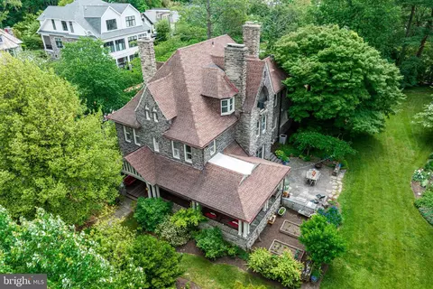 102 W Chestnut Hill Ave, Philadelphia, PA 19118