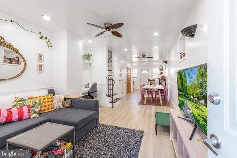 1533 Earl St, Philadelphia, PA 19125