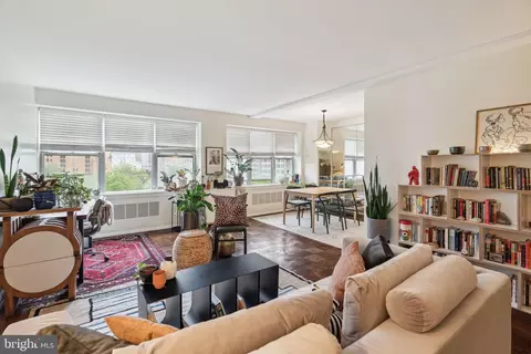 220 W Rittenhouse Sq #10B, Philadelphia, PA 19103