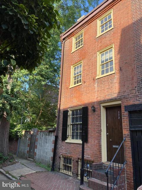 325 S Fawn St, Philadelphia, PA 19107