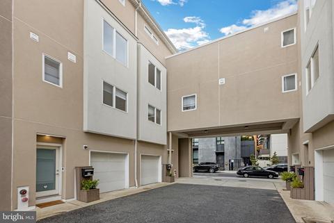 211 Brown St #16, Philadelphia, PA 19123