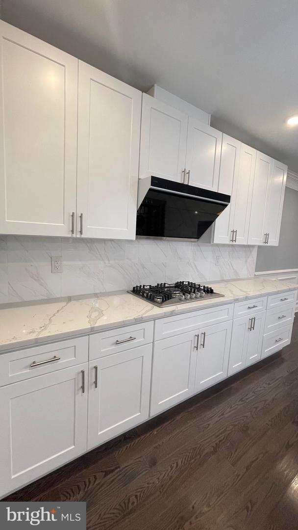  567 Martin St, Philadelphia, PA 19128 photo 10