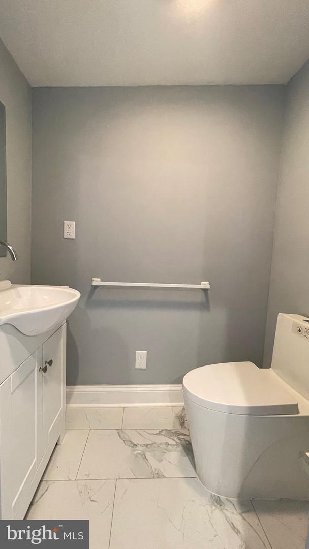  567 Martin St, Philadelphia, PA 19128 photo 7