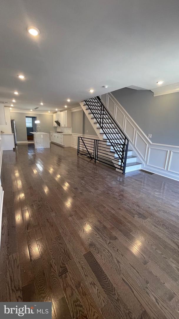 567 Martin St, Philadelphia, PA 19128 photo 6