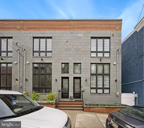 4720 Smick St, Philadelphia, PA 19127