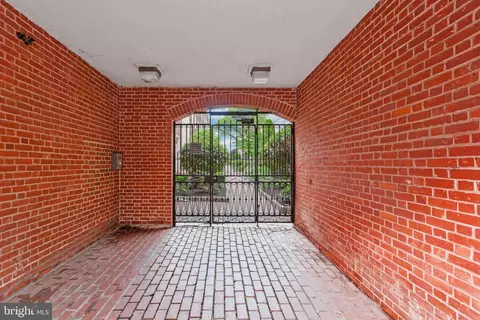 772 S Front St #104, Philadelphia, PA 19147