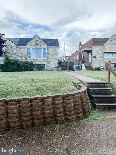 8849 Brocklehurst St, Philadelphia, PA 19152