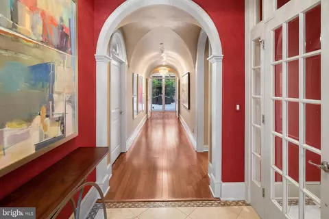 110 S Front St #200, Philadelphia, PA 19106