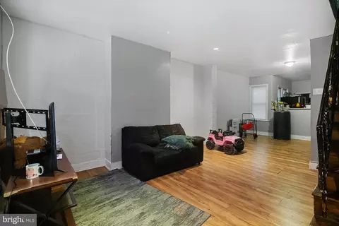 4710 Large St, Philadelphia, PA 19124
