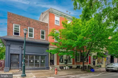 1102 Pine St, Philadelphia, PA 19107
