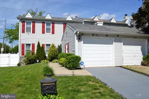 1046 Hazelwood Dr, Philadelphia, PA 19150