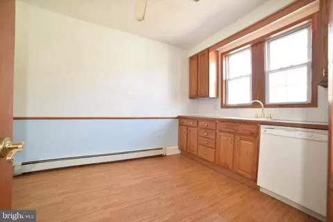 3239 Knorr St, Philadelphia, PA 19149