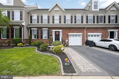 2105 Trevi Ct, Philadelphia, PA 19145