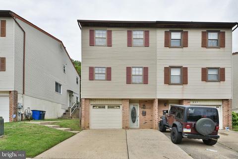 855 N Centennial Sq N, Philadelphia, PA 19116