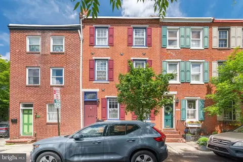 2427 Naudain St, Philadelphia, PA 19146
