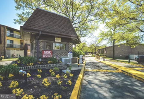 56103 Delaire Landing Rd #103, Philadelphia, PA 19114