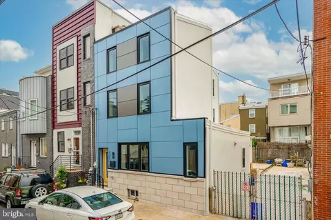1321 E Hewson St, Philadelphia, PA 19125