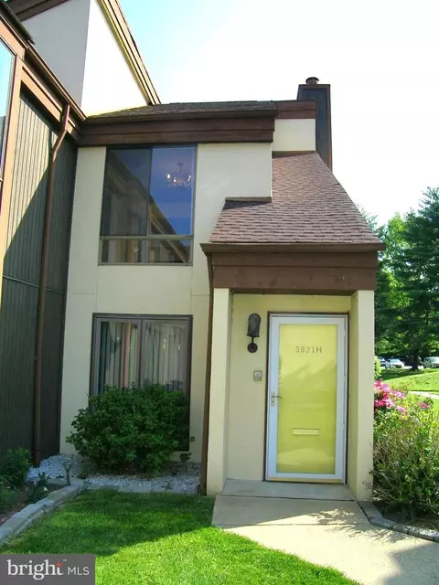5021 S Convent Ln #H, Philadelphia, PA 19114