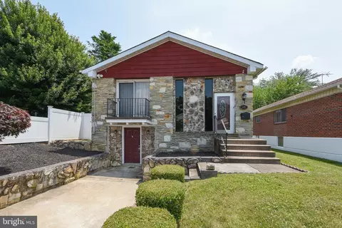 9089 Ferndale St, Philadelphia, PA 19115