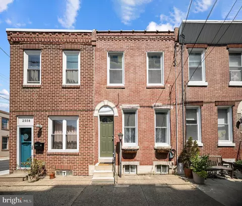 2560 Cedar St, Philadelphia, PA 19125