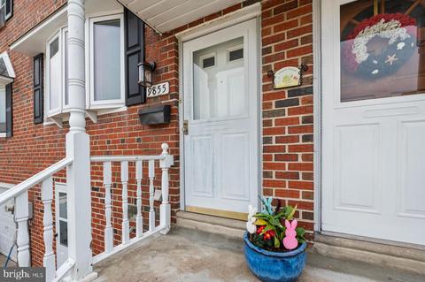 9855 Garvey Dr, Philadelphia, PA 19114