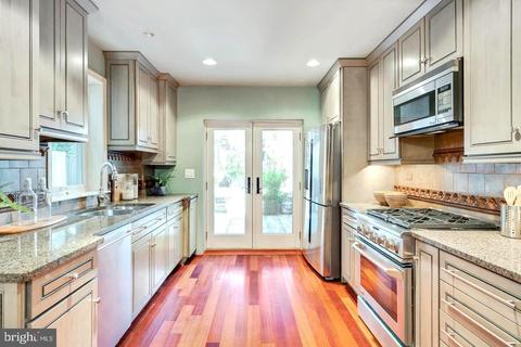 2419 Fairmount Ave, Philadelphia, PA 19130