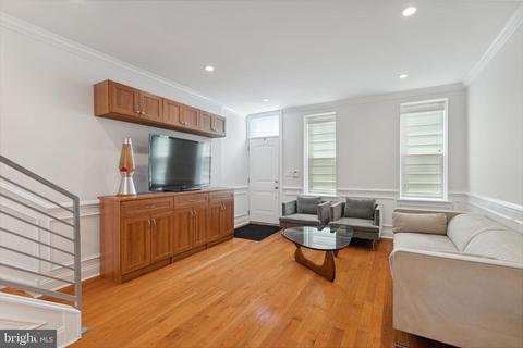 2049 Catharine St, Philadelphia, PA 19146