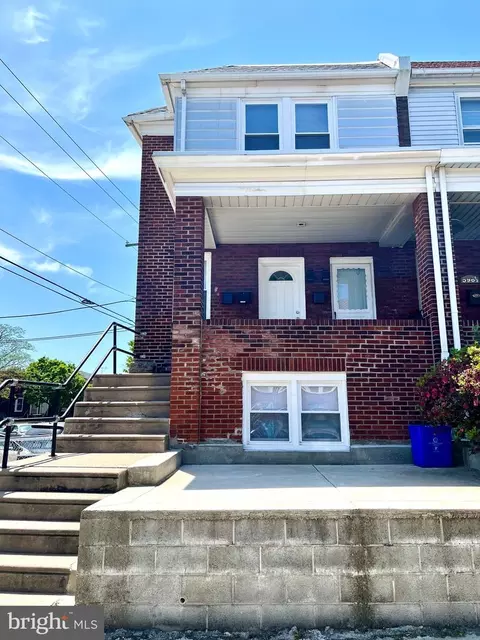 598 Alcott St, Philadelphia, PA 19120