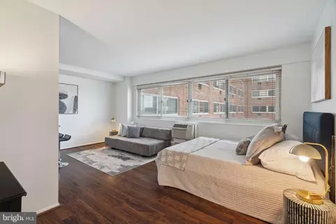 2101 17 Chestnut St #901, Philadelphia, PA 19103