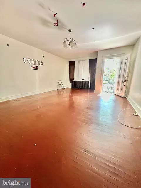 3141 Fanshawe St, Philadelphia, PA 19149
