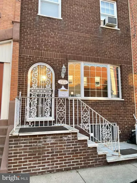 2414 S 15th St, Philadelphia, PA 19145