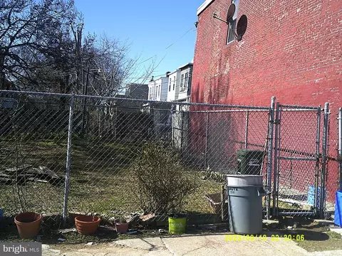 894 N 49th St, Philadelphia, PA 19139