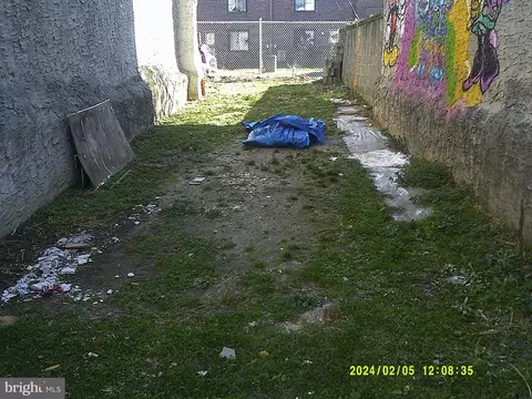 2823 N Van Pelt St, Philadelphia, PA 19132