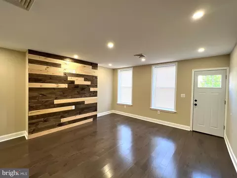 1934 S 4th St, Philadelphia, PA 19148