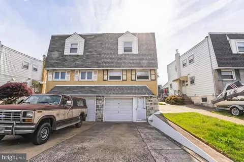 2815 Chase Rd, Philadelphia, PA 19152