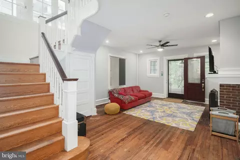 261 W Harvey St, Philadelphia, PA 19144