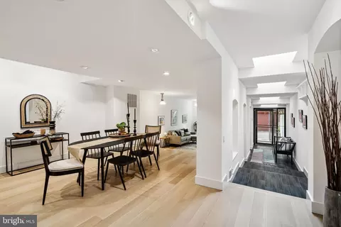 732 E Passyunk Ave, Philadelphia, PA 19147