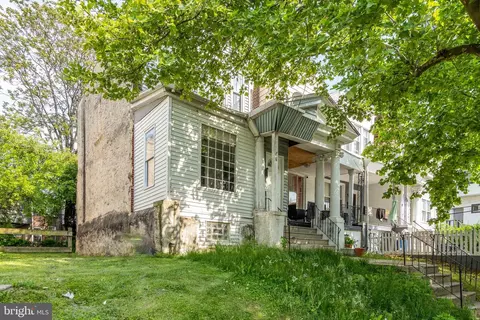 5219 N 10th St, Philadelphia, PA 19141