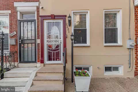 2231 Emerald St, Philadelphia, PA 19125