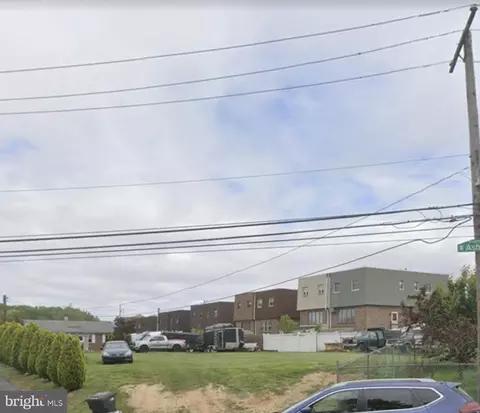 8779 Ashton Rd, Philadelphia, PA 19136